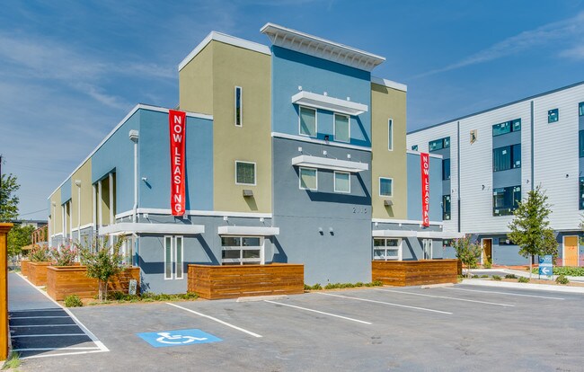 Building Photo - Nuvo Boardwalk