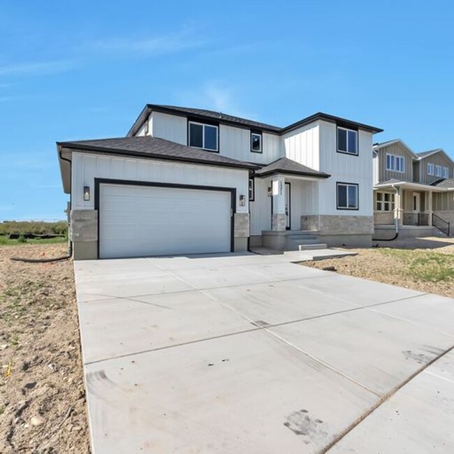 Primary Photo - ALMOST NEW MODERN LEHI HOME 3 CAR GARAGE O...