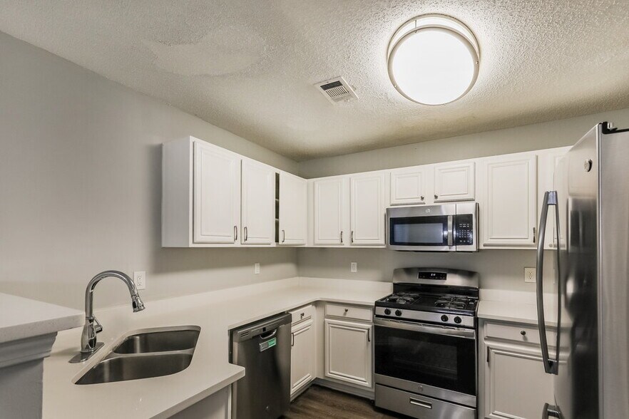 Building Photo - 11758 Registry Blvd