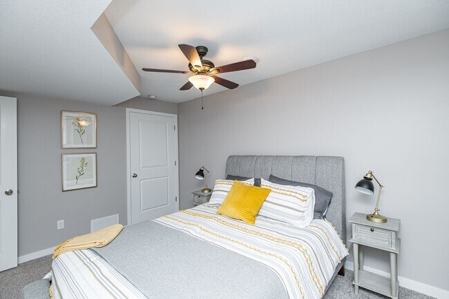 Building Photo - 3367 Ridgeline Dr SE