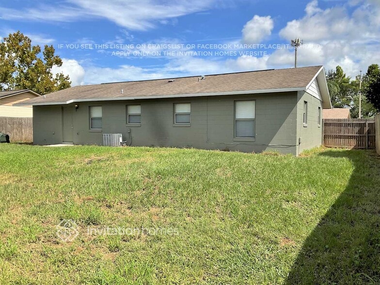 Building Photo - 320 Roosevelt Square