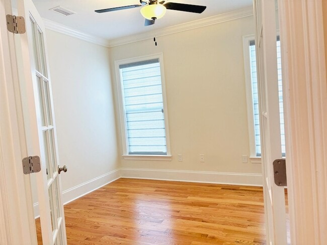 Building Photo - 2506 Blue Ridge Dr