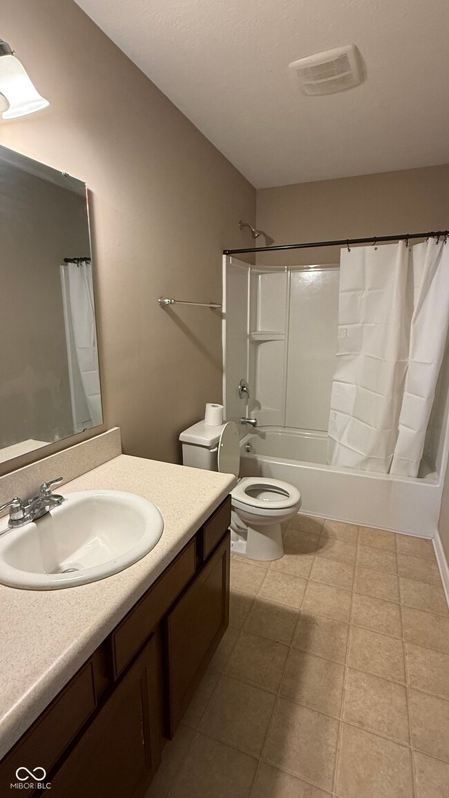 Building Photo - 5784 Pebblebrooke Rd