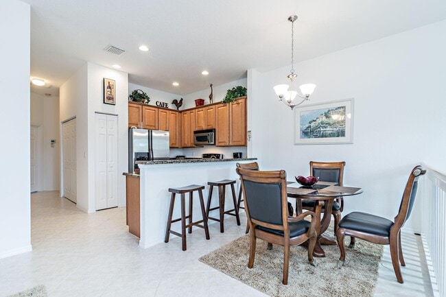 Building Photo - 4890 Bonsai Cir