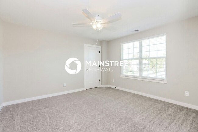 Building Photo - 4 Bedroom Pet-Friendly Home in Murfreesbor...