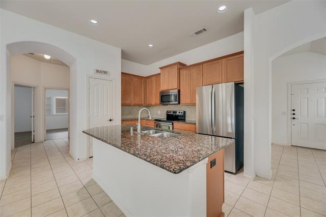 Building Photo - 6556 Fairview Dr