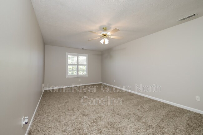 Building Photo - 302 Sterling Ridge Dr