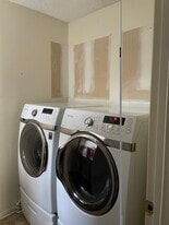 Building Photo - 2425 Cypress Ct