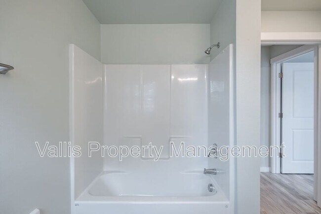 Building Photo - 13001 S Crompton Lane