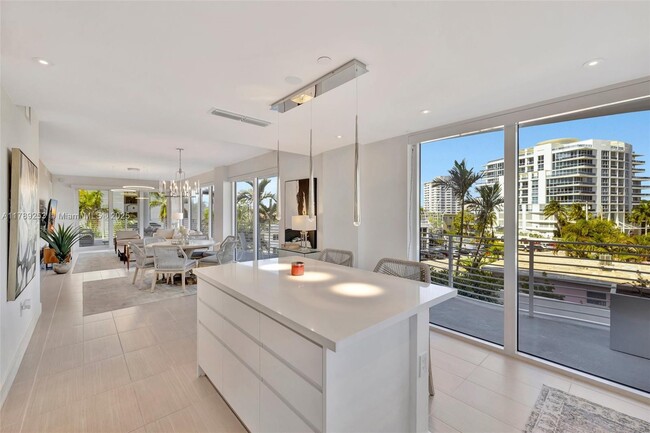Building Photo - 612 Bayshore Dr