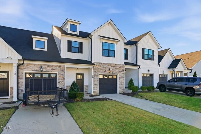 Building Photo - 759 Putney Hl Rd