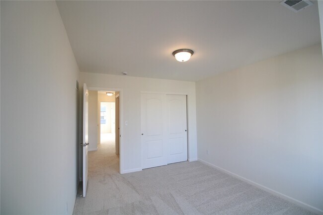 Building Photo - 37 Wingtip Ct