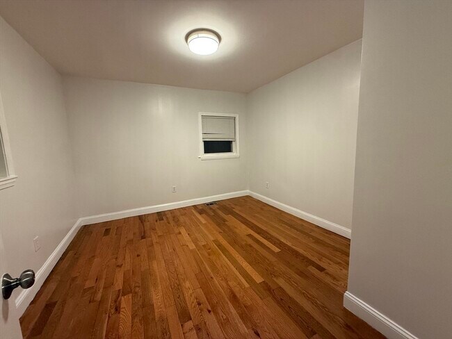 Building Photo - 23 Myrtle St