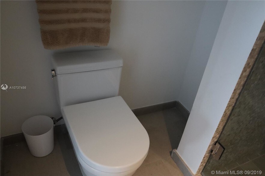 Building Photo - 88 SW 7th St