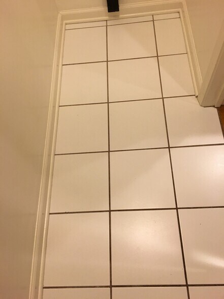 W/D connections - off kitchen - 2925 10th Ct S