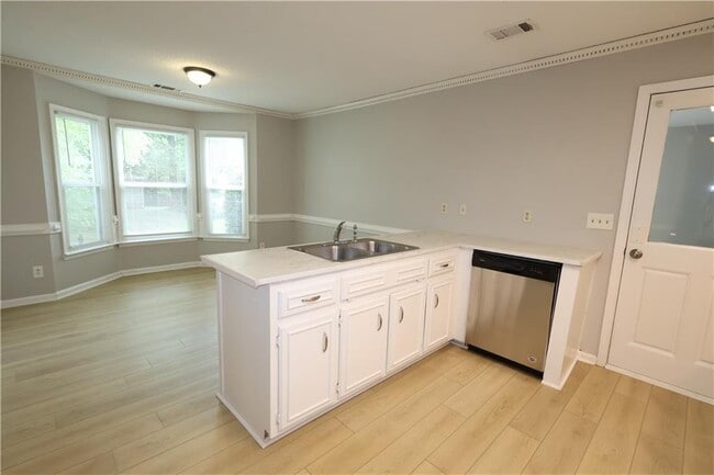 Building Photo - 1092 Mountain Springs Dr
