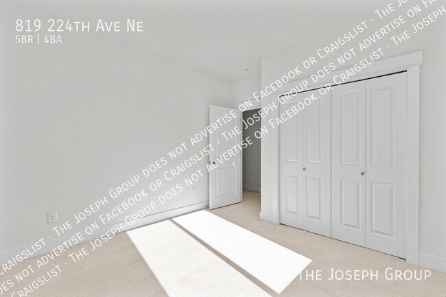 Building Photo - 819 224th Ave NE