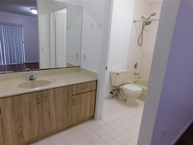 Building Photo - 2461 W 76th St