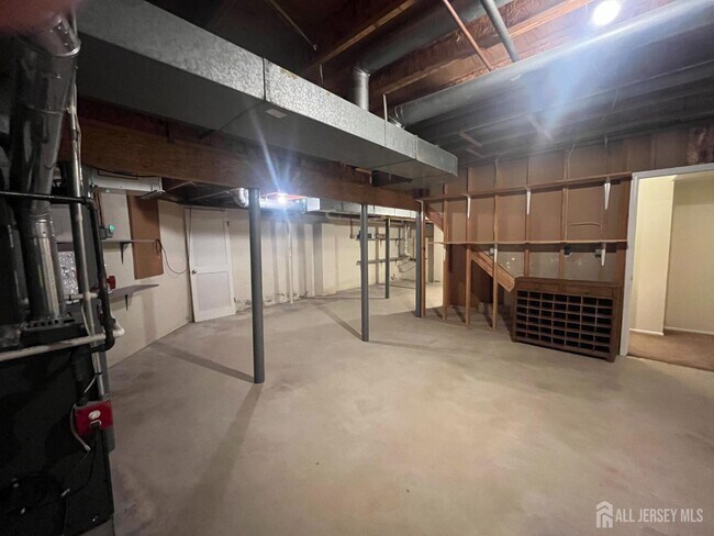 Building Photo - 16 Wisteria Ct