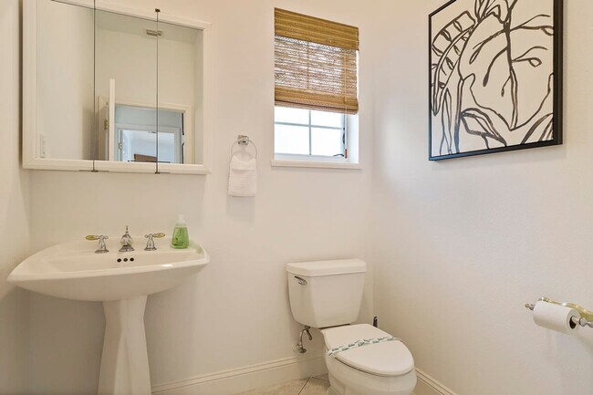 Building Photo - 67 Kashmir Trail