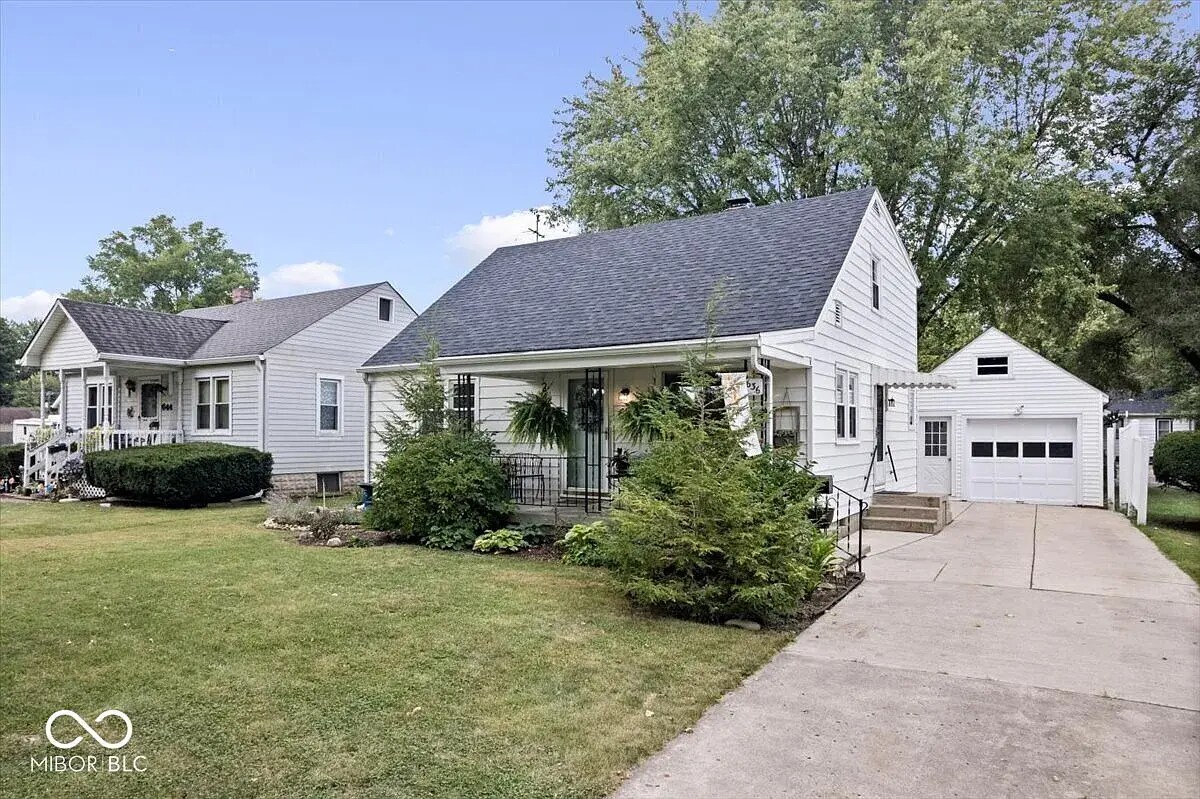 Building Photo - 636 S Broadway St