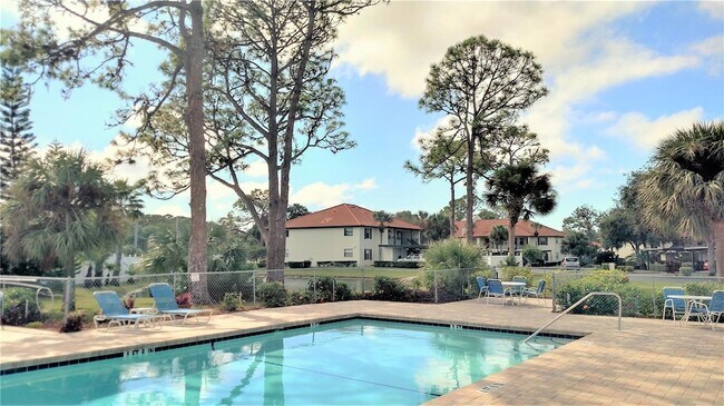 Building Photo - 307 Pine Hollow Cir