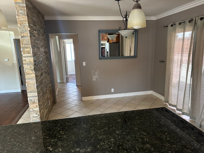 Building Photo - 2615 Armour Ln
