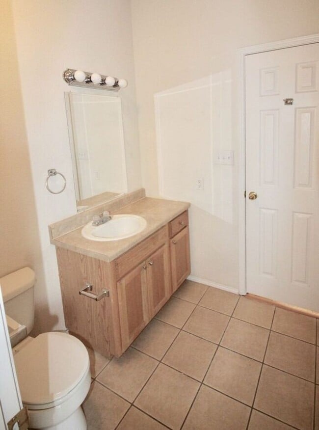 Building Photo - Coming Soon Off Hwy 920 | 3BR/2BA Weatherford Duplex Home Minutes from Downtown Square & Ric Will...