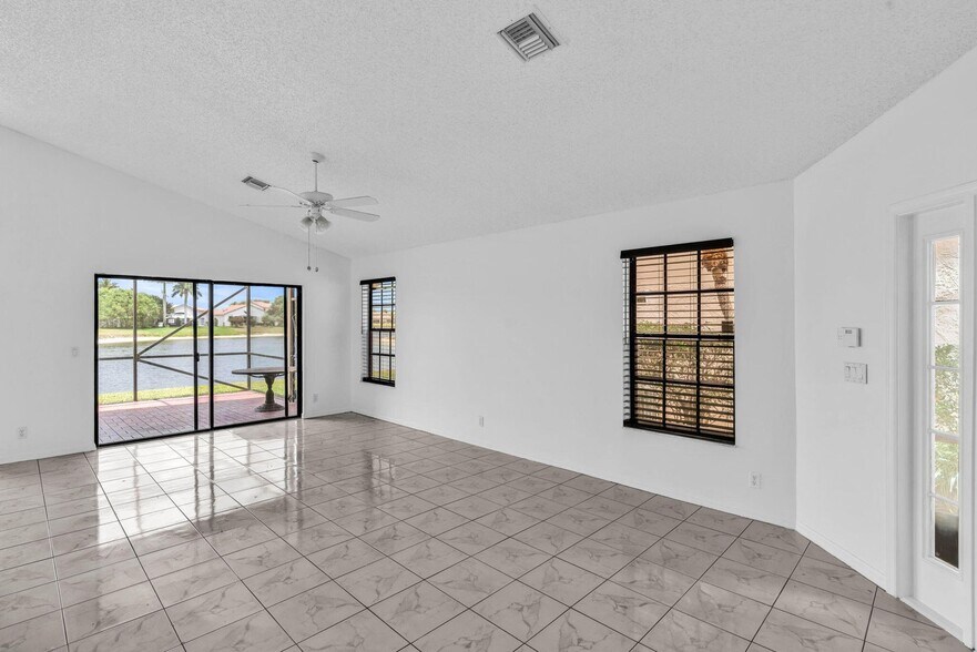 Building Photo - 12382 Pleasant Green Way