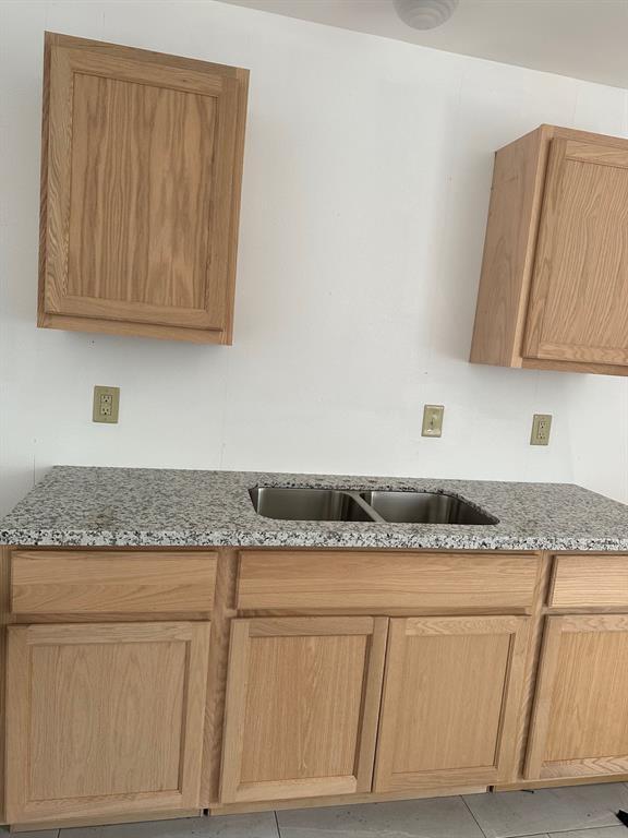 Building Photo - 3831 Wipprecht St