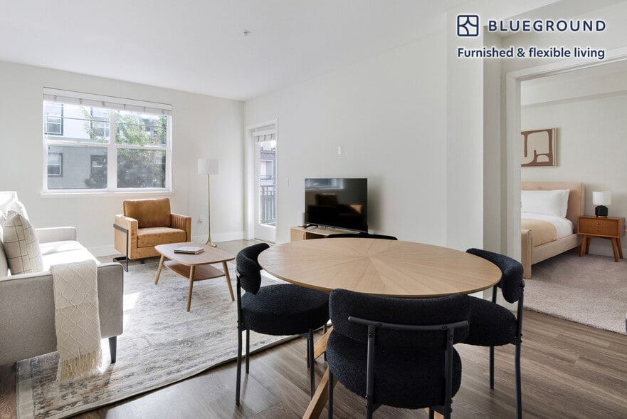 Building Photo - 3889 Artist Walk Common