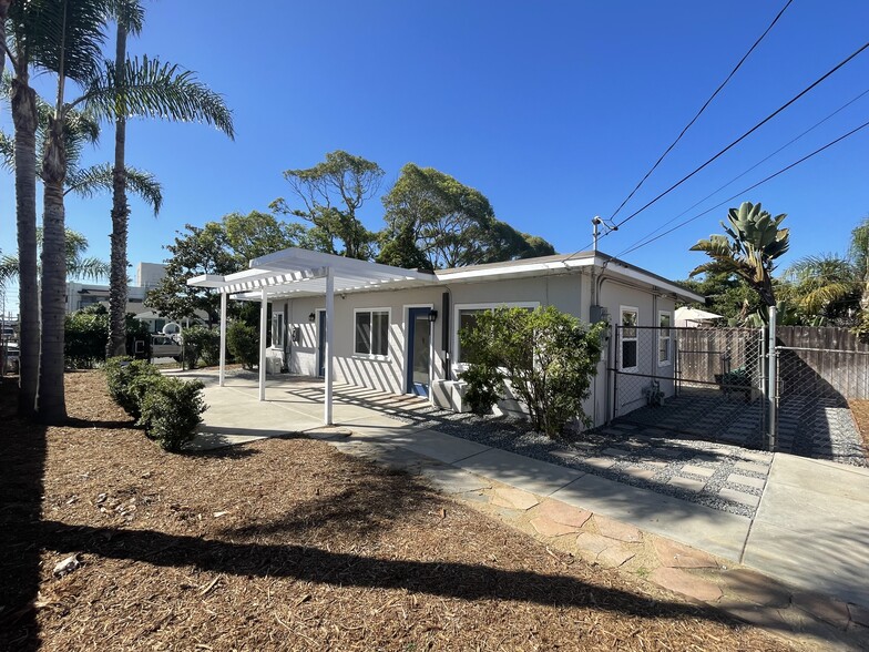 Duplex - 324 S Freeman St