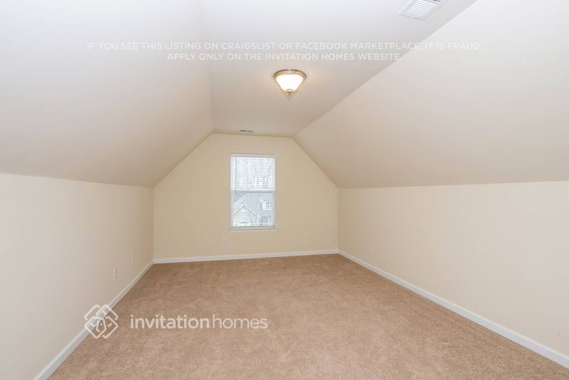 Building Photo - 1004 Oakstone Dr