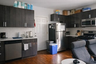 Building Photo - 19 Marney St