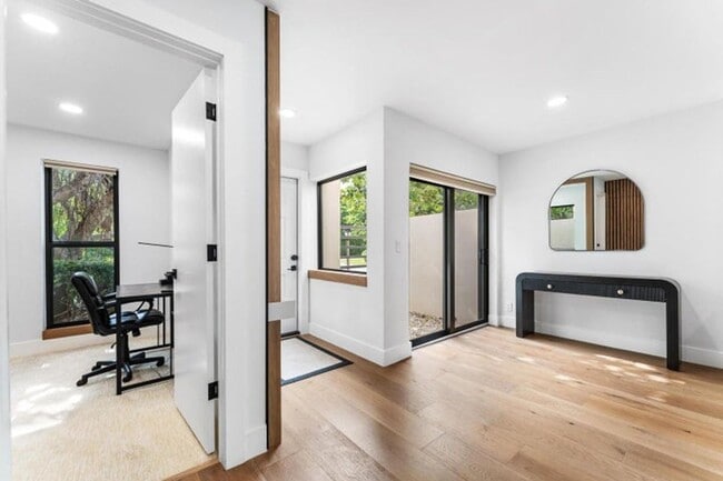 Building Photo - 5610 S Ocean Blvd