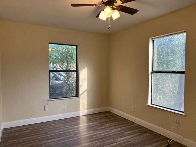 Building Photo - Cozy 2bed/1bath - Division Ave. & Nogalito...