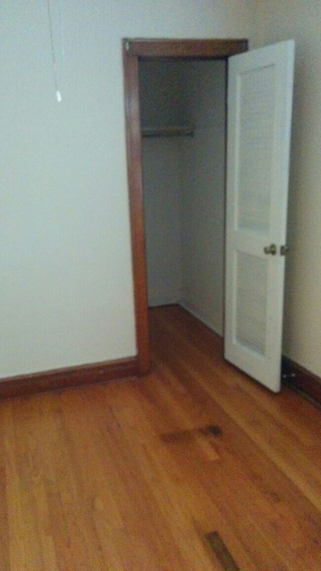 Building Photo - 5848 N Moody Ave