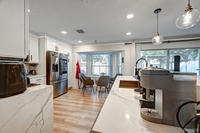 Building Photo - 9581 NW 9th Ct