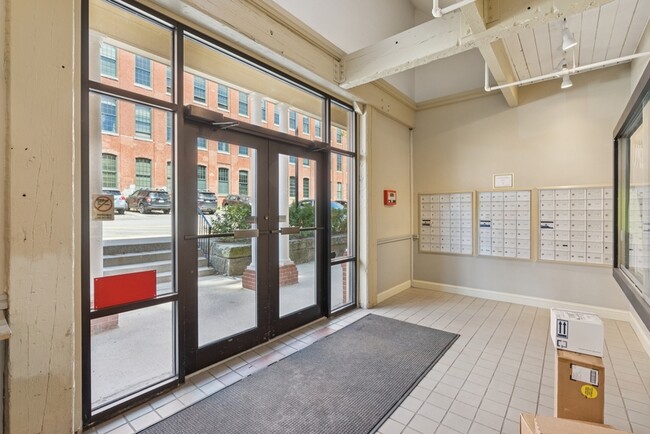 Building Photo - 1 Saco Island Terrace