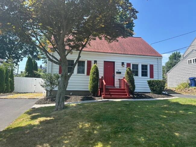 Primary Photo - 18 Woodmont Rd