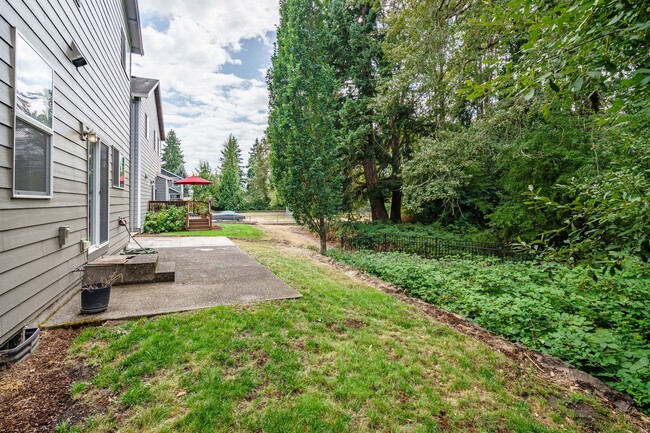 Building Photo - $500 Move In Special  4 Bedroom 2.5 Bath New Carpet and Fresh Paint