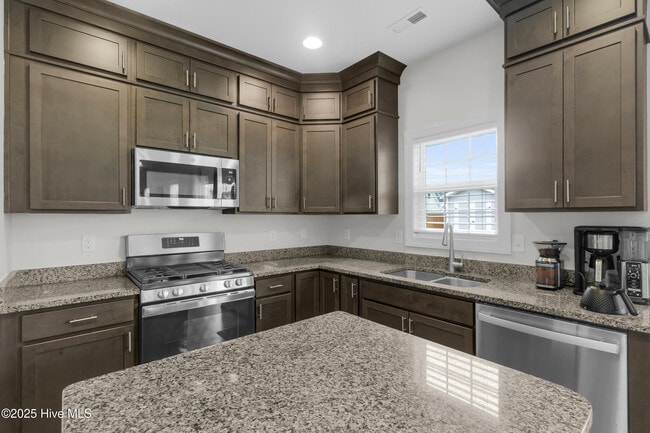 Building Photo - 1017 Bluewater Blvd