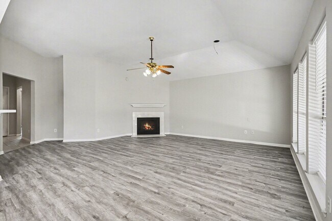 Building Photo - 9478 Carmalee St