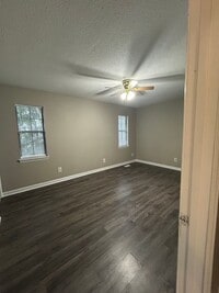 Building Photo - Four Bedroom Home in Harrison TN