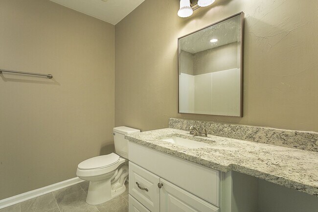 Building Photo - House In Crawfordville for Rent