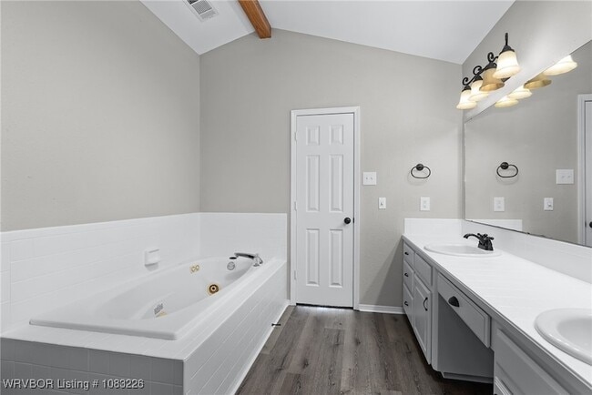 Building Photo - 8808 Skypark Dr