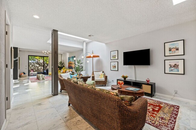 Building Photo - Mountain View Retreat in Palm Springs