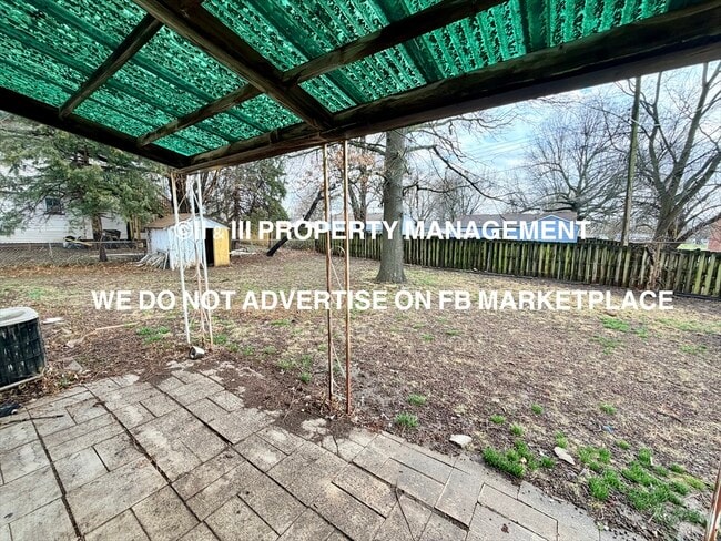 Building Photo - 315 W North Ave