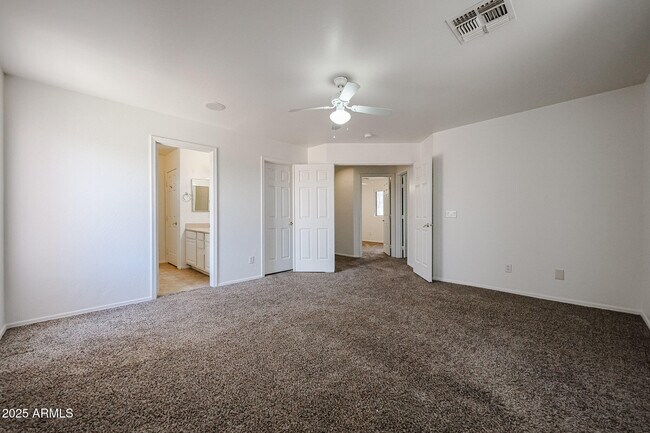 Building Photo - 453 N 105th Pl