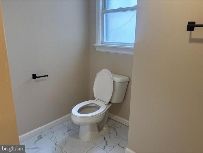 Building Photo - 14 West Ave